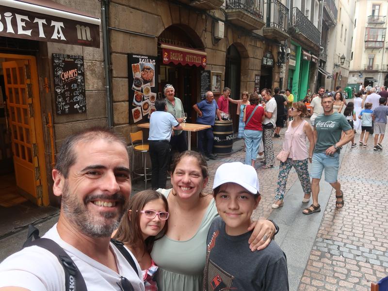 Con la familia de tapas por Bilbao