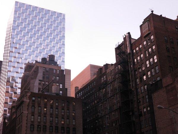 Contraste entre dos edificios