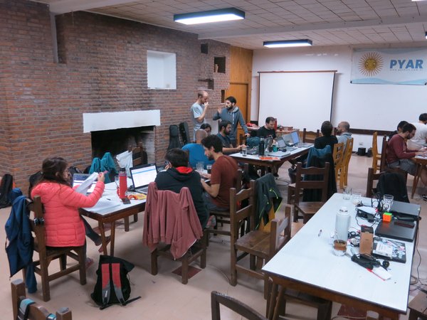 Nos agarraste trabajando
