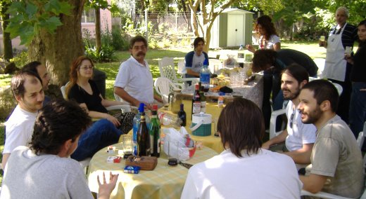 Alrededor de la mesa