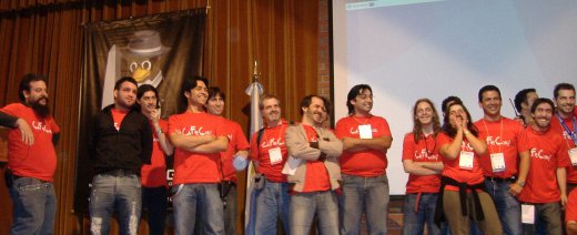 Cierre con todos arriba del escenario